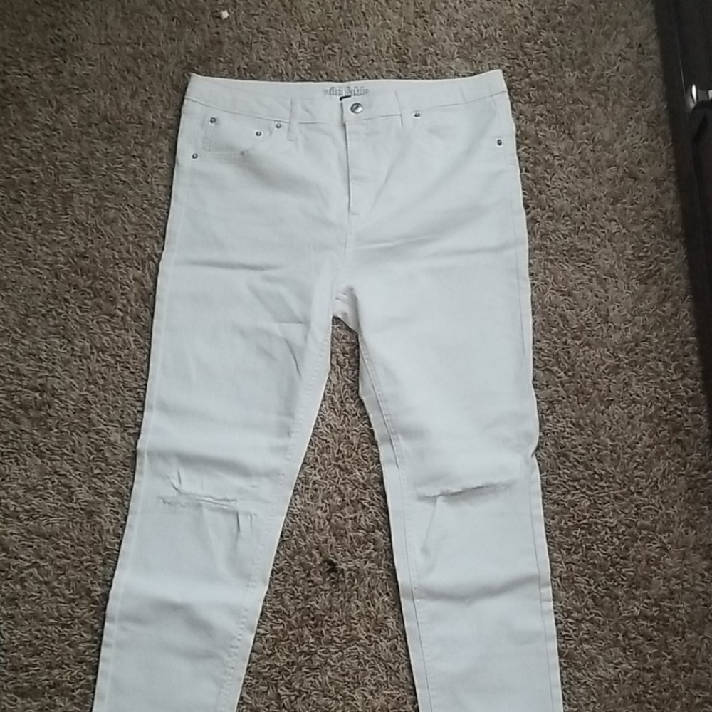 While Distressed Jean Leaggins